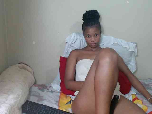BadGirlMonaa webcam
