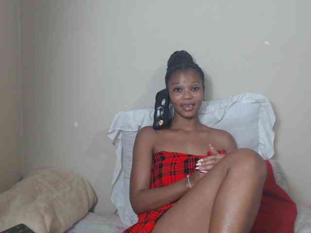 BadGirlMonaa webcam