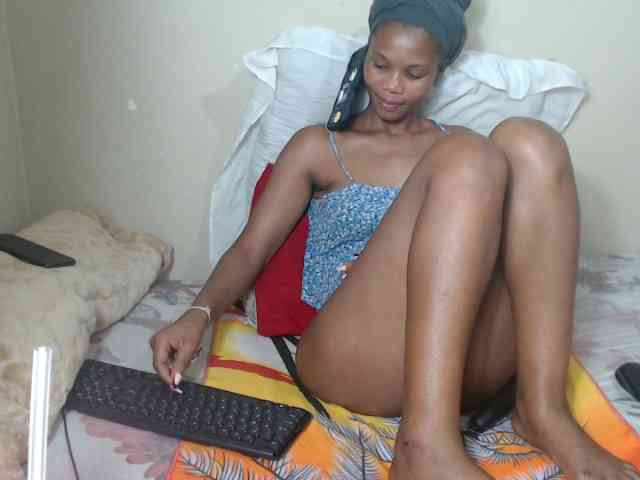 BadGirlMonaa webcam
