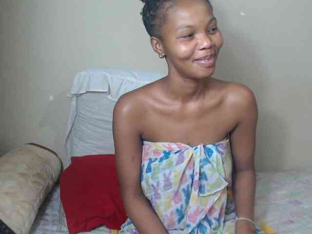 BadGirlMonaa webcam