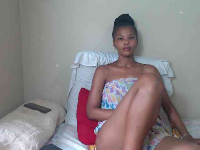 BadGirlMonaa webcam