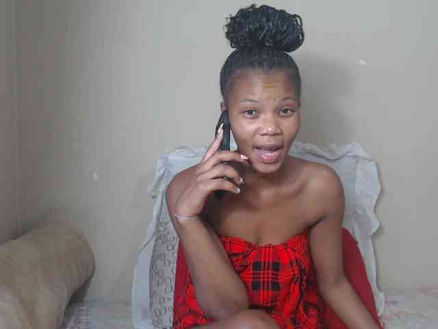 BadGirlMonaa webcam