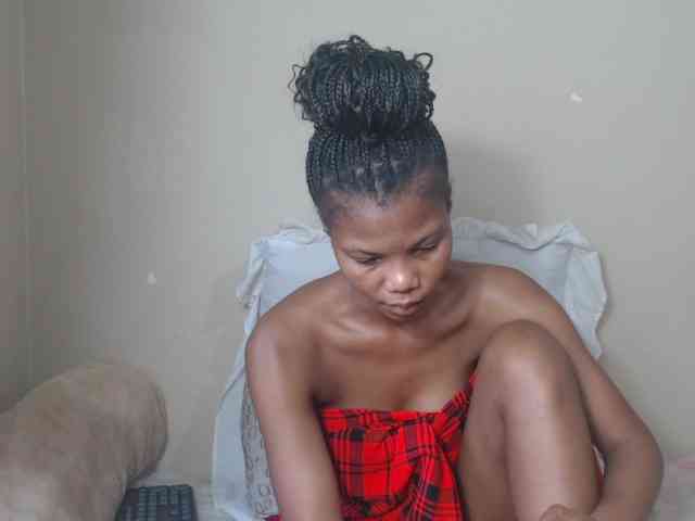 BadGirlMonaa webcam