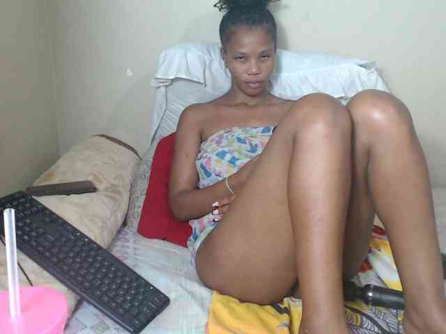 BadGirlMonaa webcam