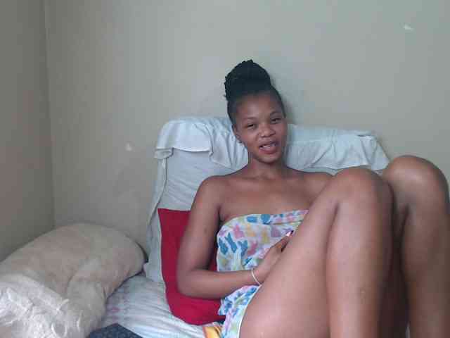 BadGirlMonaa webcam