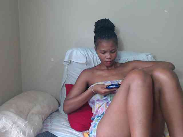 BadGirlMonaa webcam