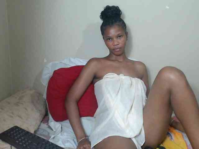 BadGirlMonaa webcam
