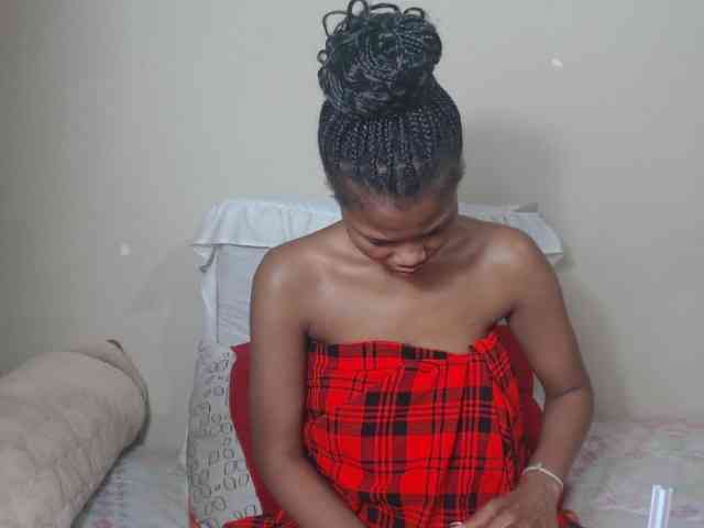 BadGirlMonaa webcam
