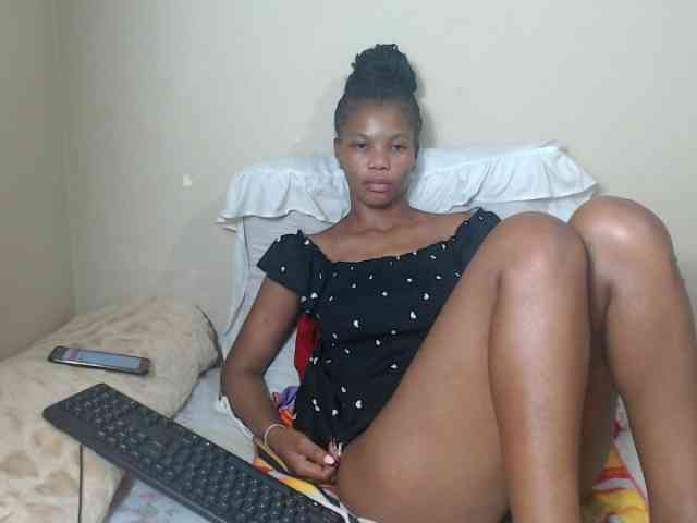 BadGirlMonaa webcam