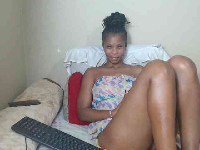 BadGirlMonaa webcam