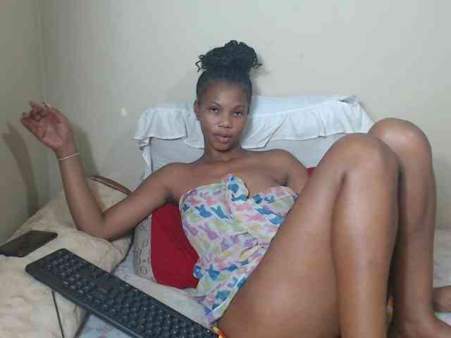 BadGirlMonaa webcam
