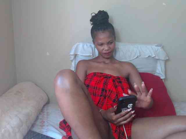 BadGirlMonaa webcam
