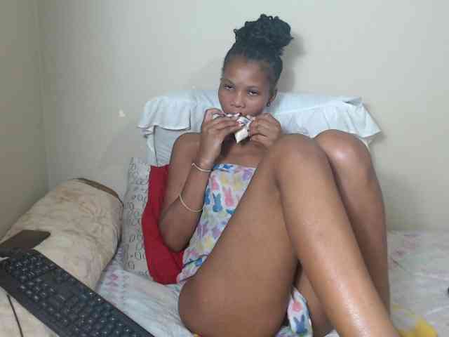 BadGirlMonaa webcam
