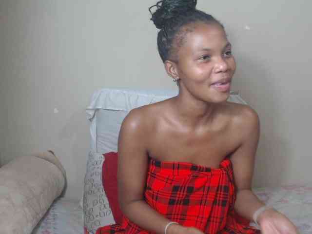 BadGirlMonaa webcam