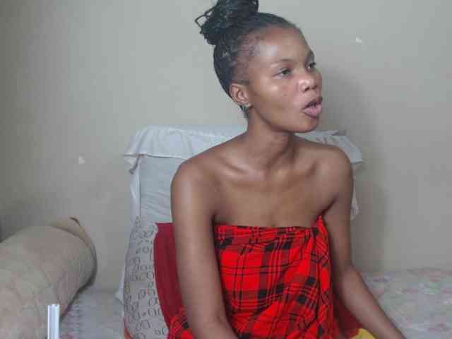 BadGirlMonaa webcam