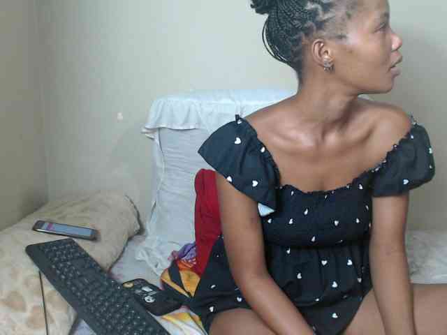 BadGirlMonaa webcam