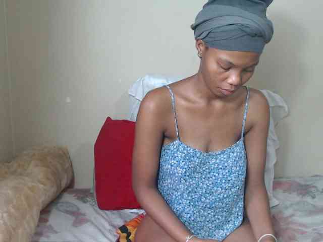 BadGirlMonaa webcam