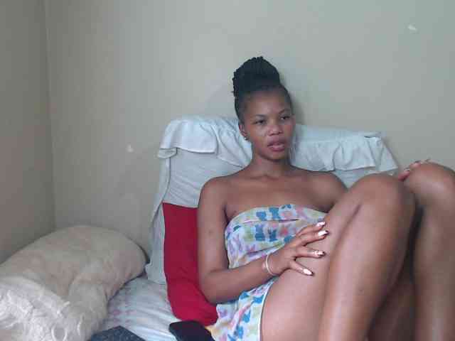 BadGirlMonaa webcam
