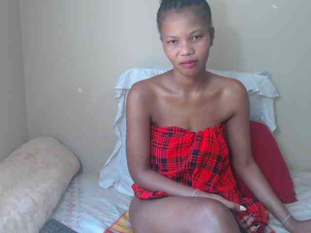 BadGirlMonaa webcam