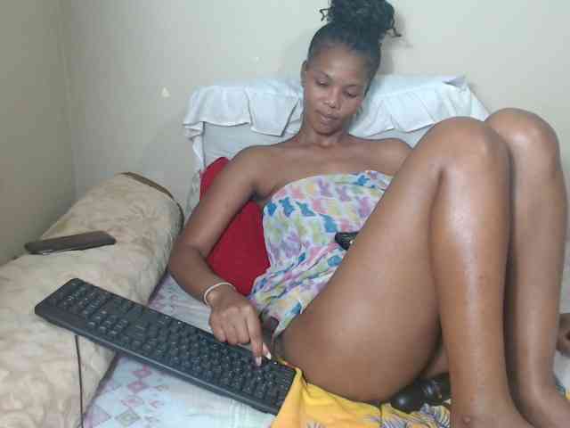BadGirlMonaa webcam