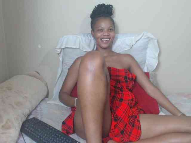 BadGirlMonaa webcam