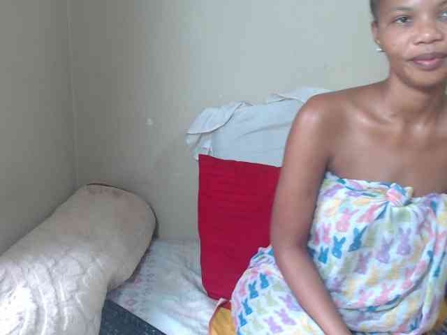 BadGirlMonaa webcam