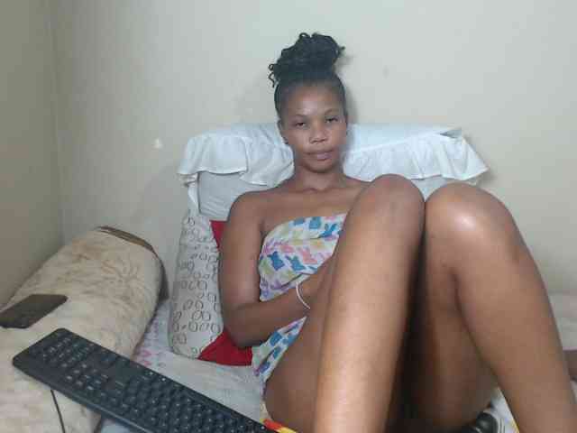 BadGirlMonaa webcam