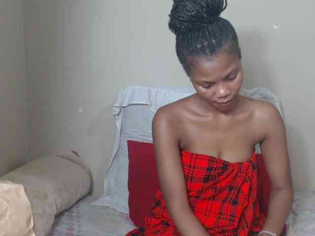BadGirlMonaa webcam