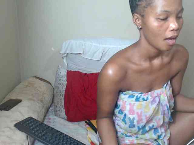 BadGirlMonaa webcam