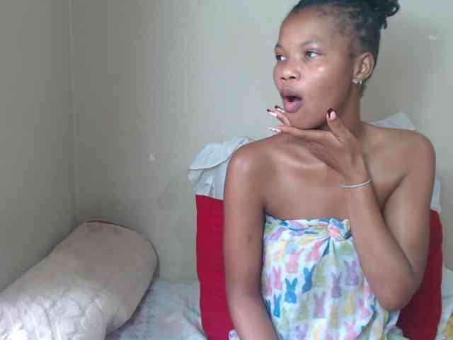 BadGirlMonaa webcam