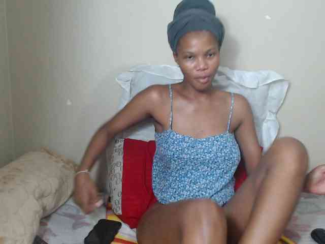 BadGirlMonaa webcam