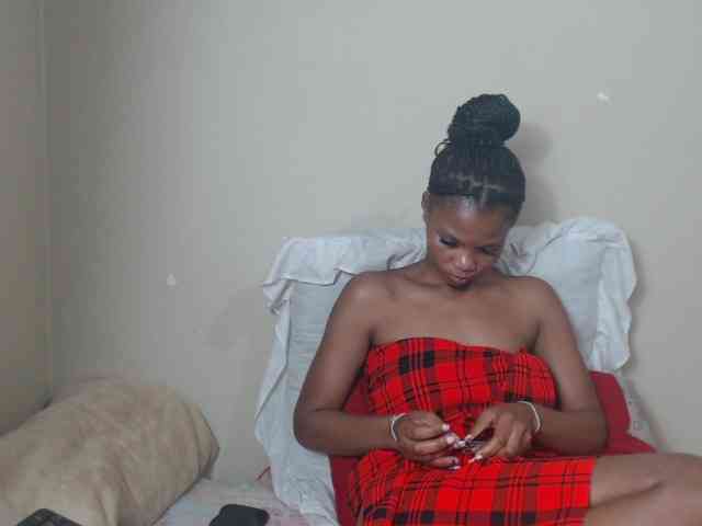 BadGirlMonaa webcam