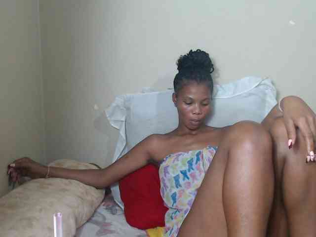 BadGirlMonaa webcam