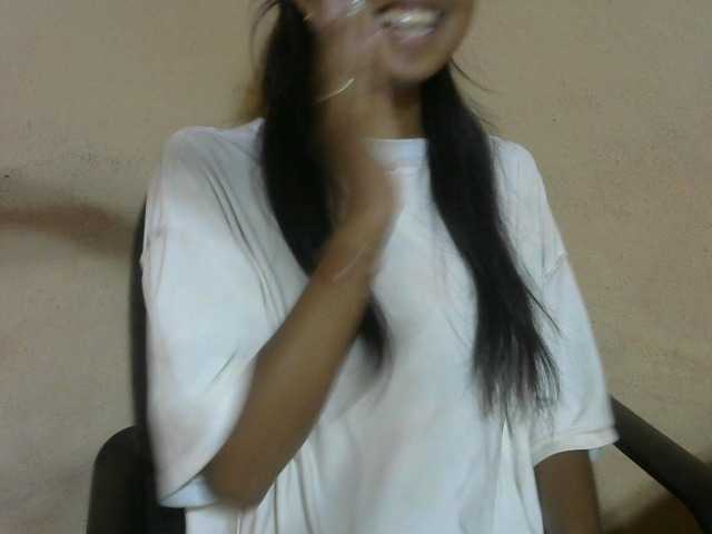 Laura1881's BongaCams show and profile