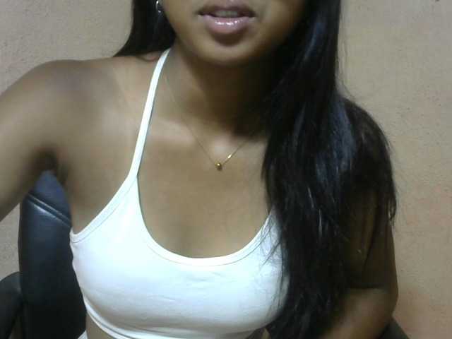 Laura1881's BongaCams show and profile