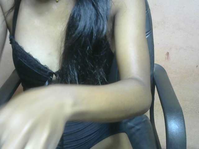 Laura1881's BongaCams show and profile