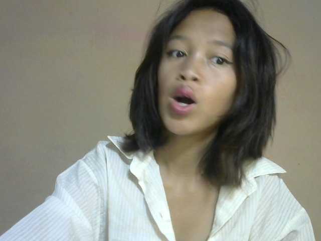 Laura1881 webcam