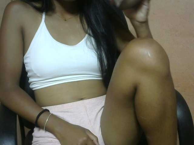 Laura1881's BongaCams show and profile