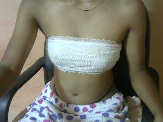 Laura1881's BongaCams show and profile