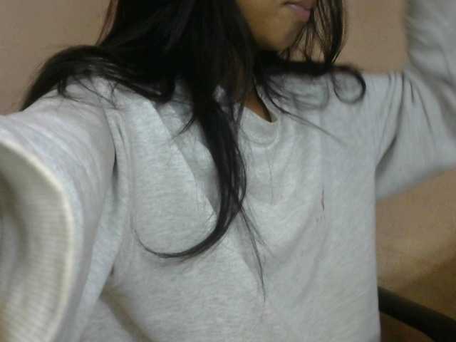 Laura1881's BongaCams show and profile