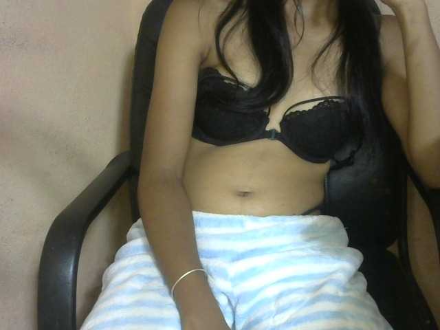 Laura1881's BongaCams show and profile