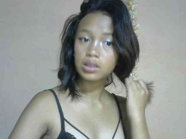 Laura1881 webcam