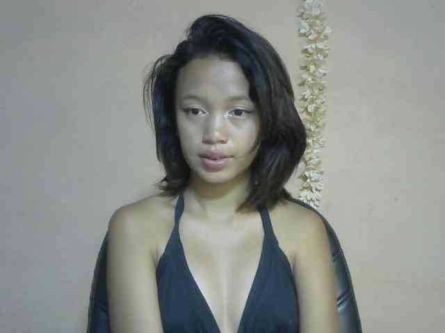 Laura1881 webcam