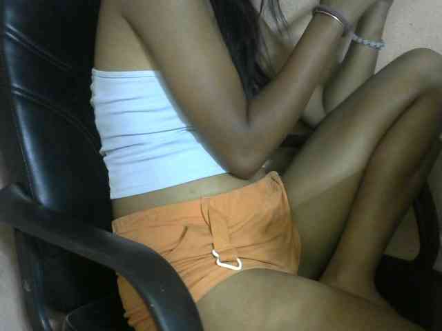 Laura1881 Live Webcam on BongaCams