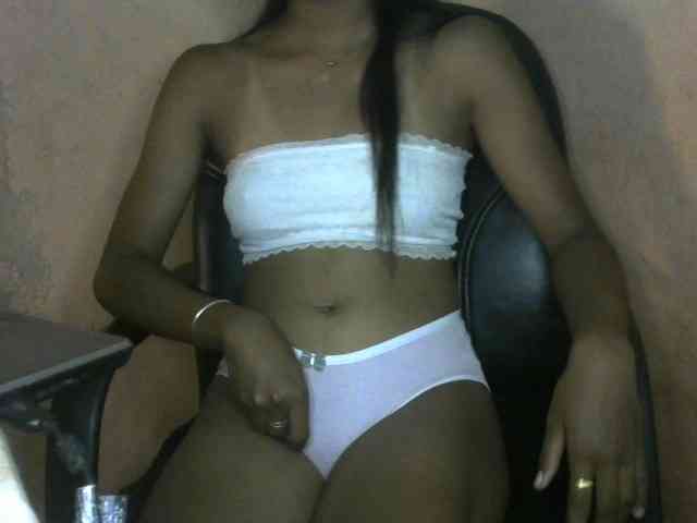 Laura1881 Live Webcam on BongaCams