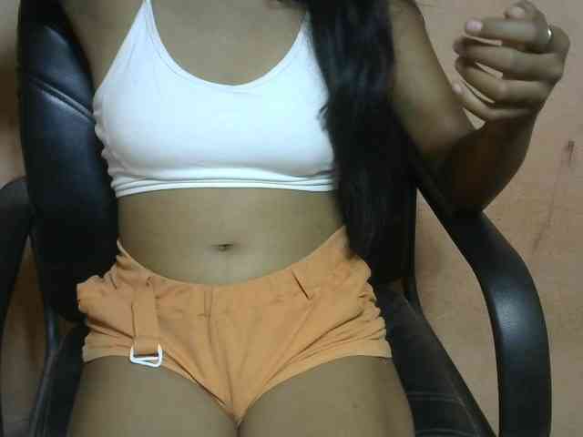 Laura1881 Live Webcam on BongaCams