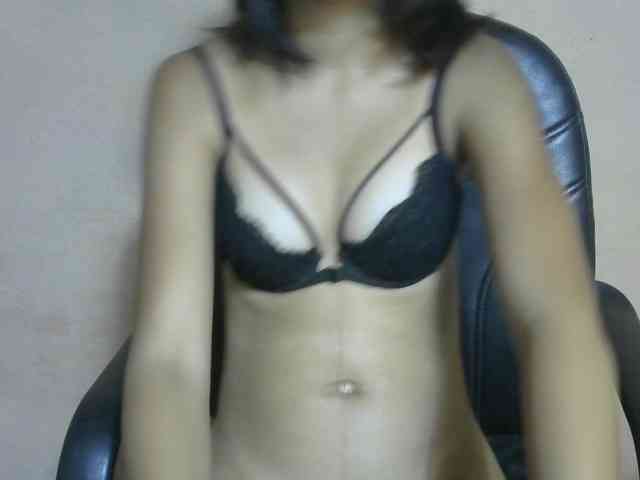 Laura1881 webcam