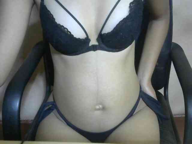 Laura1881 webcam