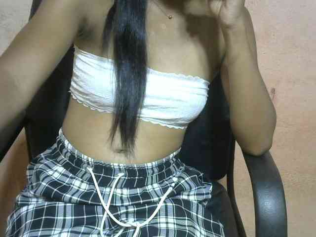 Laura1881 Live Webcam on BongaCams