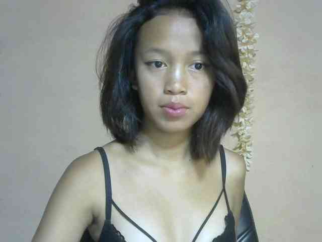Laura1881 webcam